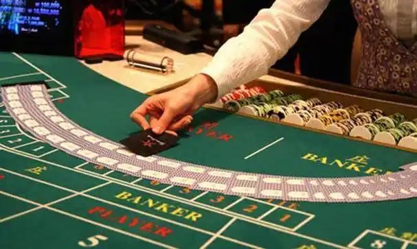 Filipino player enjoying live baccarat on jiliss casino from a smartphone